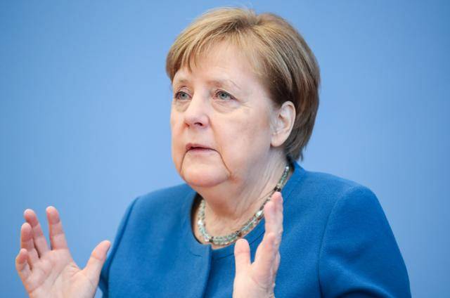 27国枪口一致瞄准中国欧洲正滑向第三世界j9九游会真人游戏第一果然不出默克尔所料(图5)